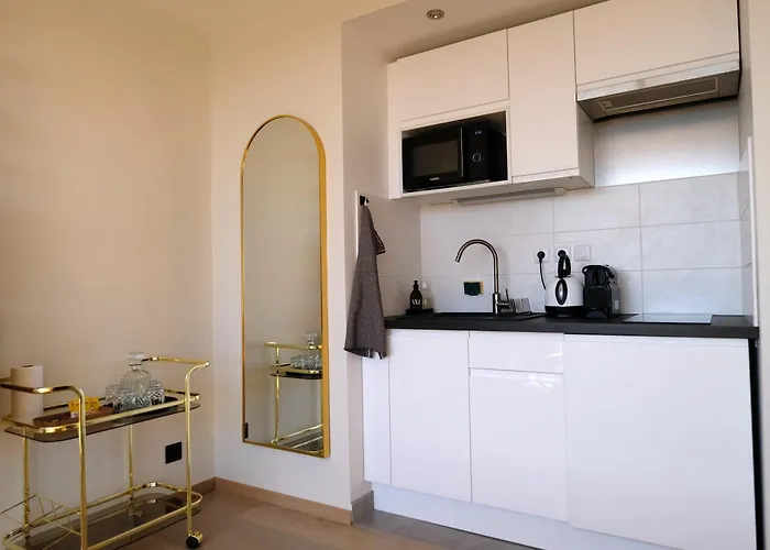 Oiqia • New Yorker * 툴루즈