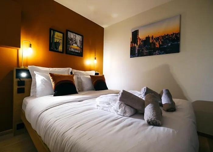 Oiqia • New Yorker *